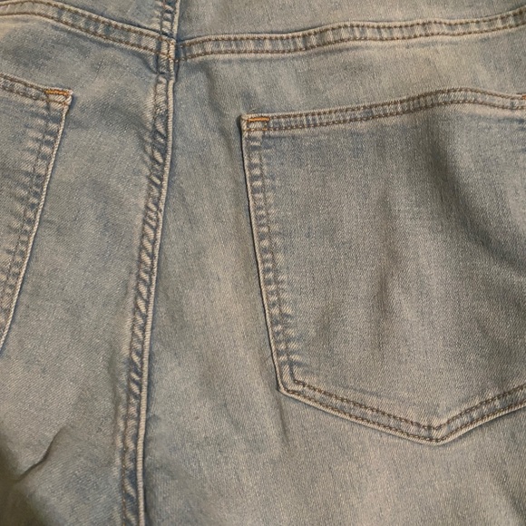 Women’s Ripped Jeans - Picture 5 of 5